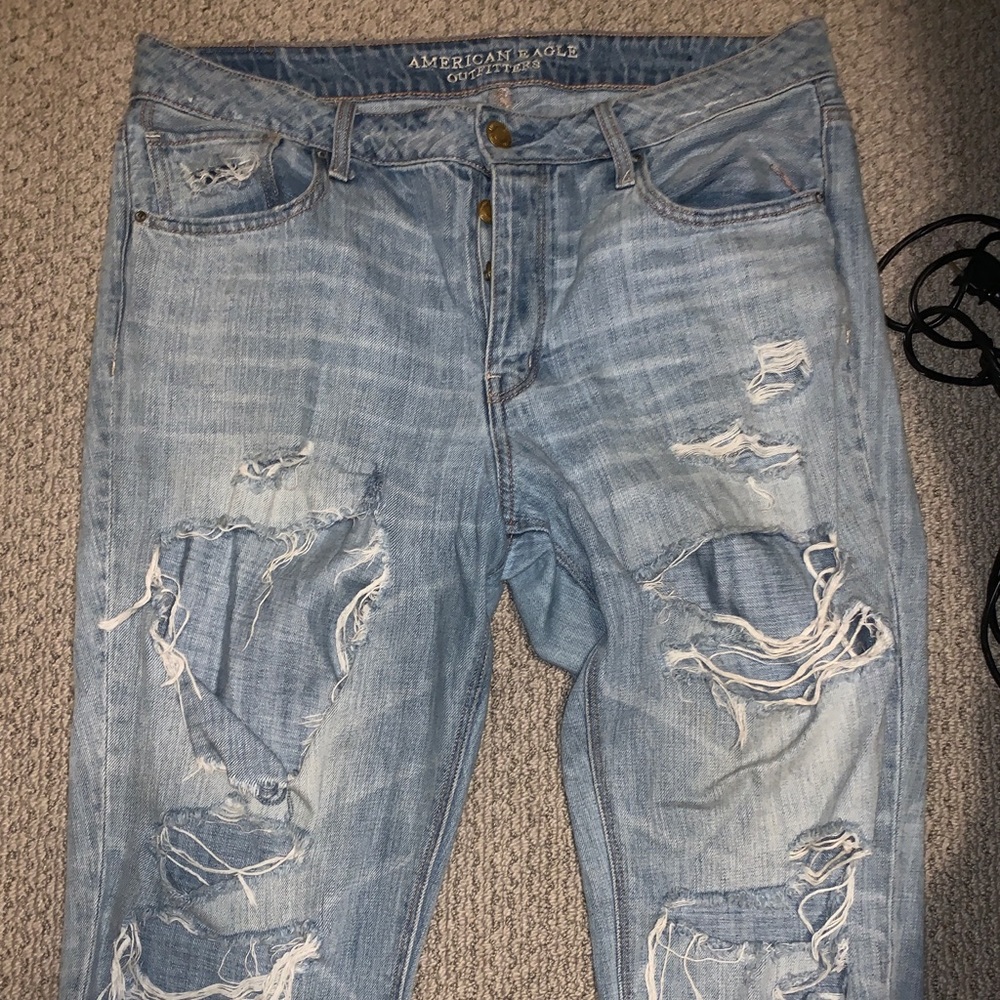 Super distressed jeans